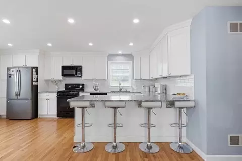 105 Lawrence St, Fall River, MA 02721 photo 3