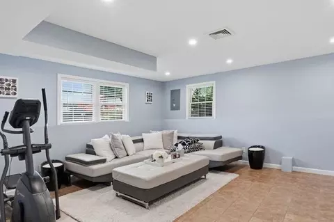 105 Lawrence St, Fall River, MA 02721 photo 9