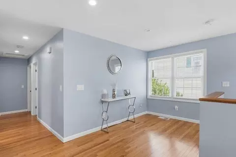 105 Lawrence St, Fall River, MA 02721 photo 8