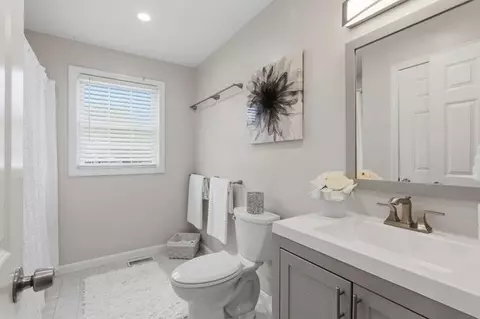 105 Lawrence St, Fall River, MA 02721 photo 12