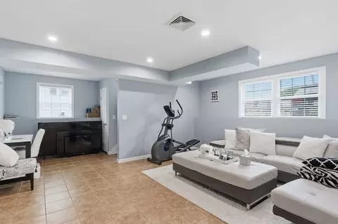 105 Lawrence St, Fall River, MA 02721 photo 11