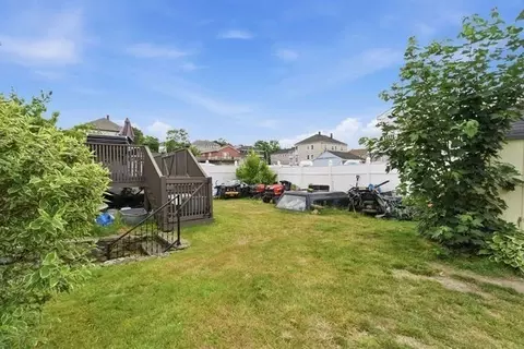105 Lawrence St, Fall River, MA 02721 photo 23