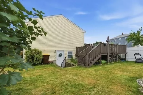105 Lawrence St, Fall River, MA 02721 photo 22