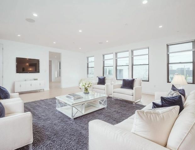 340 W 2nd St #9, Boston, MA 02127