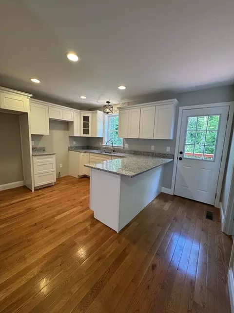 40 Winchester Ln #33, Fall River, MA 02721 photo 2