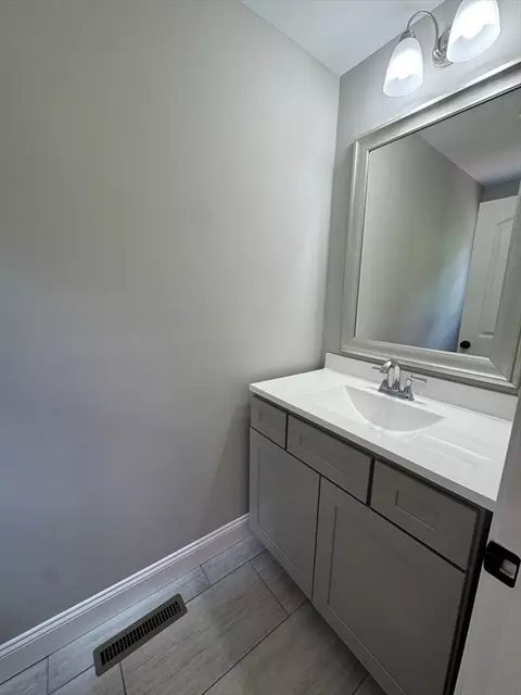 40 Winchester Ln #33, Fall River, MA 02721 photo 6