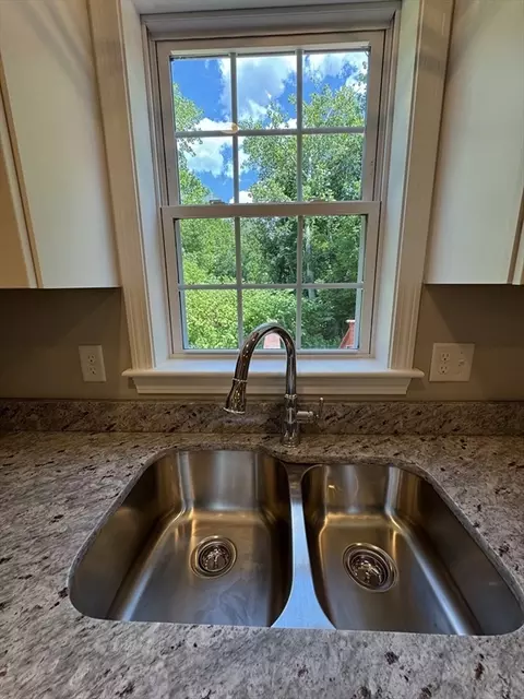 40 Winchester Ln #33, Fall River, MA 02721 photo 3