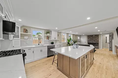 162 High St #B, Danvers, MA 01923 photo 1
