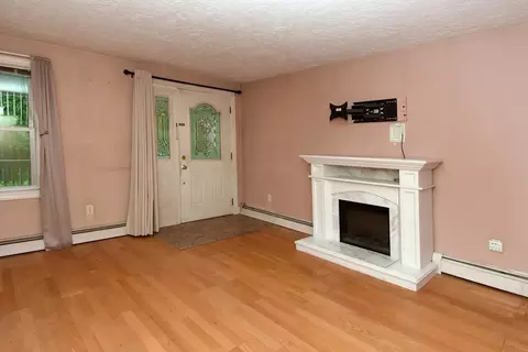 Living - 357 Barre Rd, Oakham, MA 01068 photo 3 of 7
