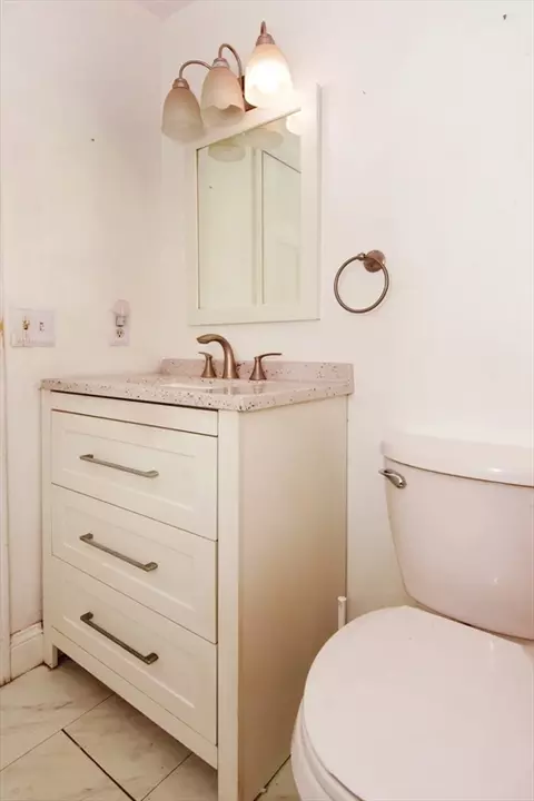 Bath - 357 Barre Rd, Oakham, MA 01068 photo 2 of 4