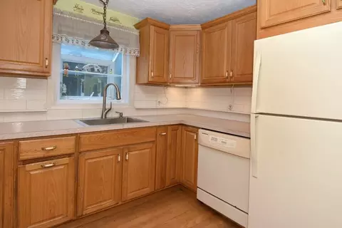 Kitchen - 357 Barre Rd, Oakham, MA 01068 photo 2 of 3