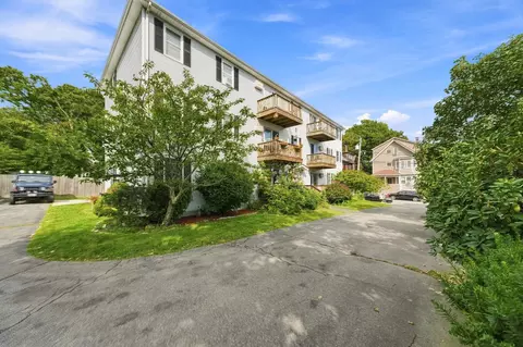 Exterior - 434 Linden St #4, Fall River, MA 02720 photo 2 of 3