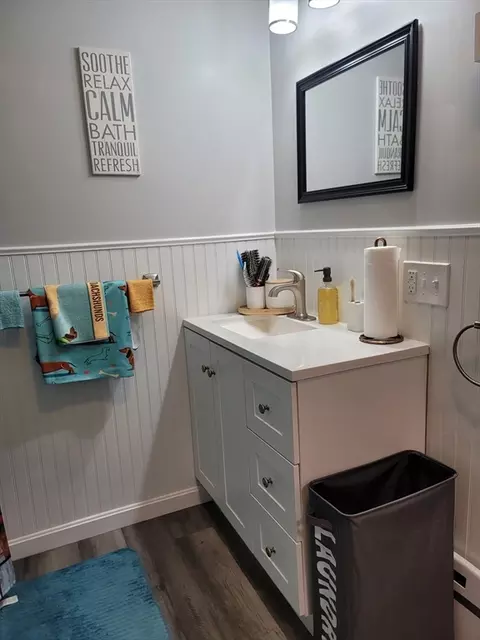 Bath - 434 Linden St #4, Fall River, MA 02720 photo 2 of 2