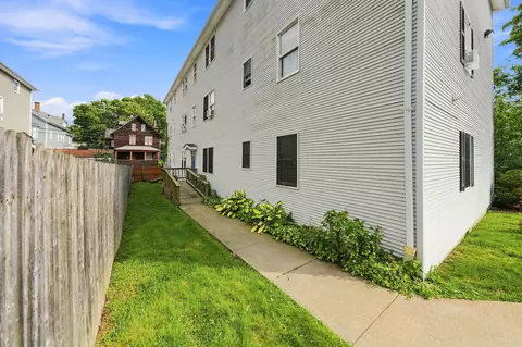 Exterior - 434 Linden St #4, Fall River, MA 02720 photo 3 of 3