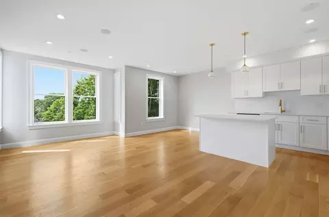 40 Westmoreland St #8, Boston, MA 02124