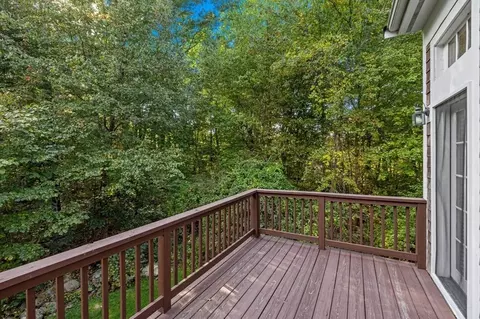 Exterior - 25 Whiting Ln #25, Hingham, MA 02043 photo 6 of 8