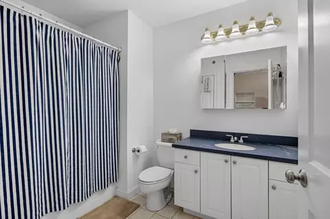 Bath - 25 Whiting Ln #25, Hingham, MA 02043 photo 3 of 3