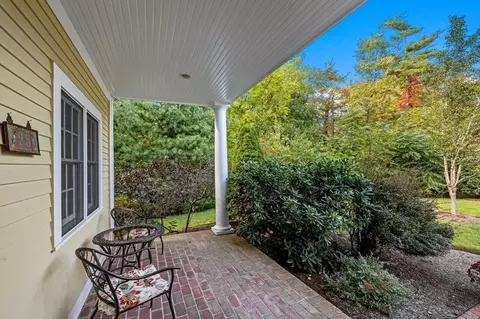 Exterior - 25 Whiting Ln #25, Hingham, MA 02043 photo 4 of 8