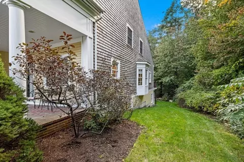 Exterior - 25 Whiting Ln #25, Hingham, MA 02043 photo 7 of 8