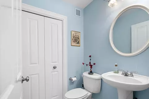 Bath - 25 Whiting Ln #25, Hingham, MA 02043 photo 1 of 3