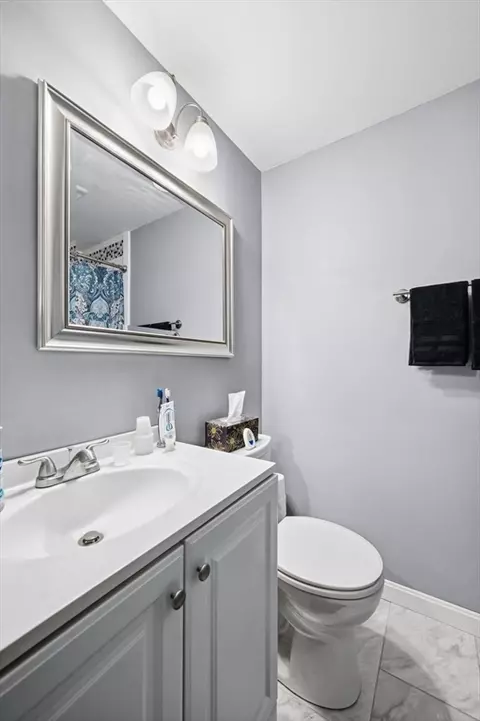 1 Johns Rd, Marblehead, MA 01945 photo 9