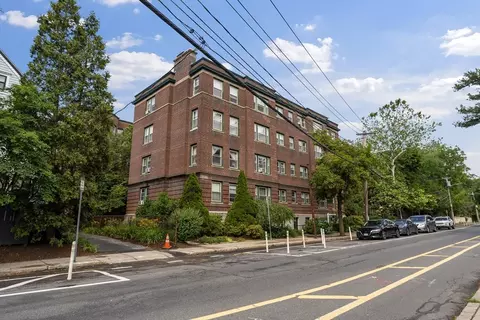52 Garden St #B2, Cambridge, MA 02138