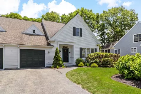 5 Mayfair Ct #5, Mashpee, MA 02649