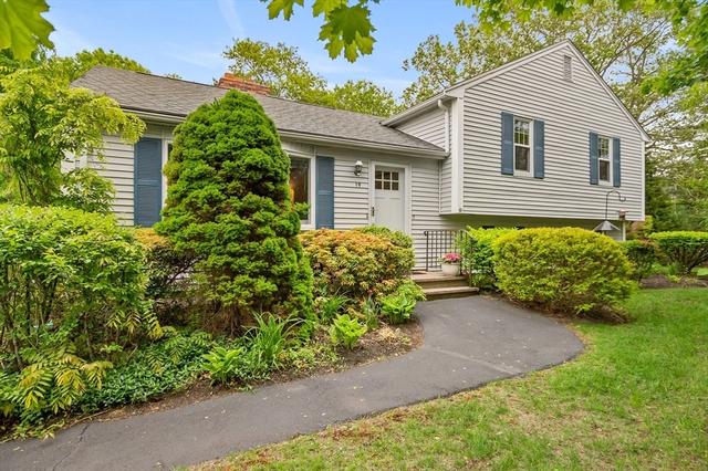 19 Hood Dr, Plymouth, MA 02360