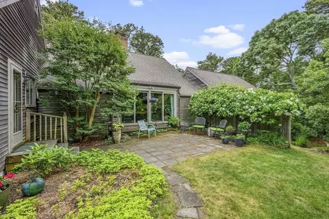 Exterior - 330 Champlain Rd, Chatham, MA 02633 photo 3 of 10