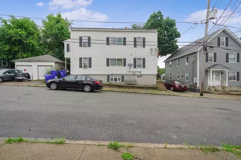 39 Highland St, Pawtucket, RI 02860