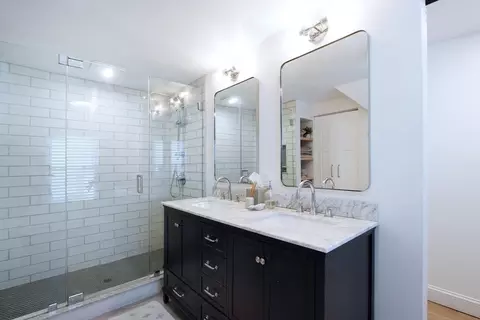Bath - 22 Maple St, Wareham, MA 02571 photo 2 of 5