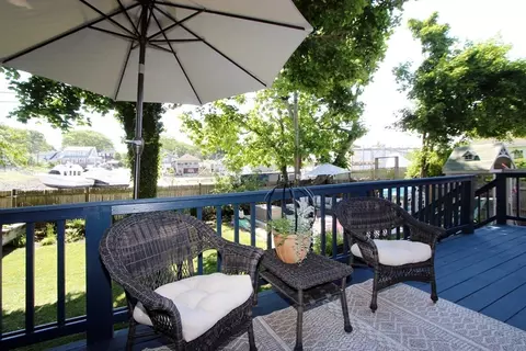 Exterior - 22 Maple St, Wareham, MA 02571 photo 7 of 9