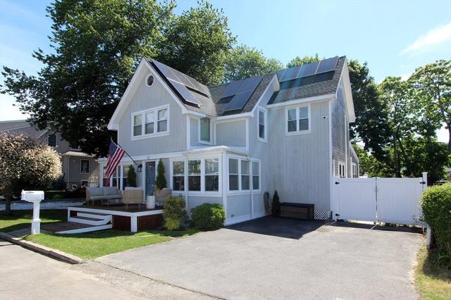 22 Maple St, Wareham, MA 02571
