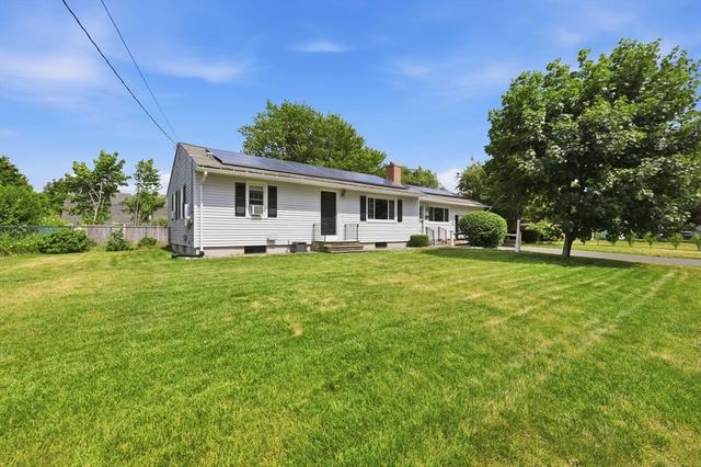 36 Homestretch Dr, Ludlow, MA 01056