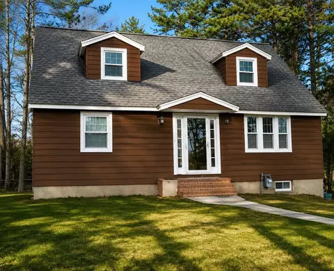 36 Middlesex Rd, Tyngsborough, MA 01879