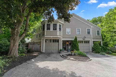 57 School St #4, Manchester, MA 01944