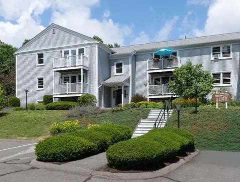 46 Evergreen Rd #207, Leeds, MA 01053