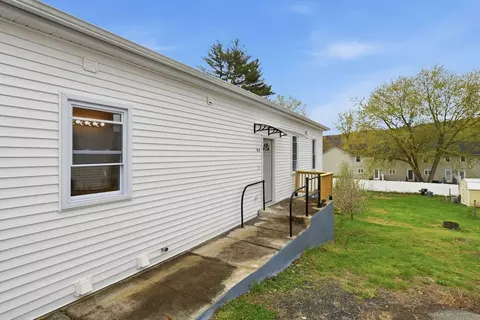 25 Bourne St, Palmer, MA 01080 photo 2