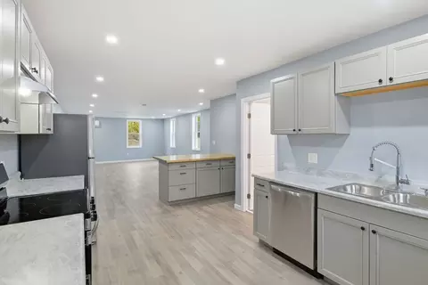 25 Bourne St, Palmer, MA 01080 photo 4