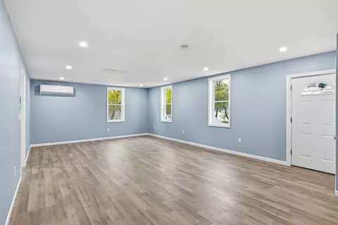 25 Bourne St, Palmer, MA 01080 photo 9