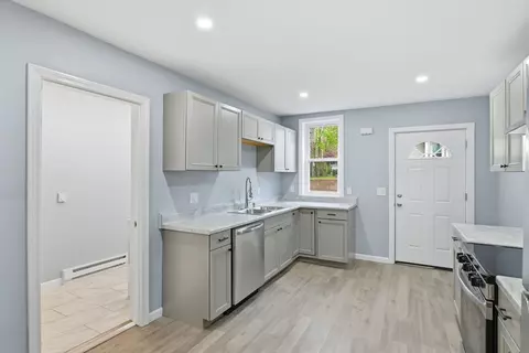 25 Bourne St, Palmer, MA 01080 photo 5