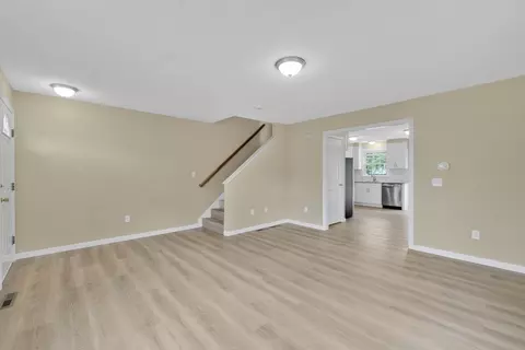 19-21 Biddle St, Springfield, MA 01129 photo 7