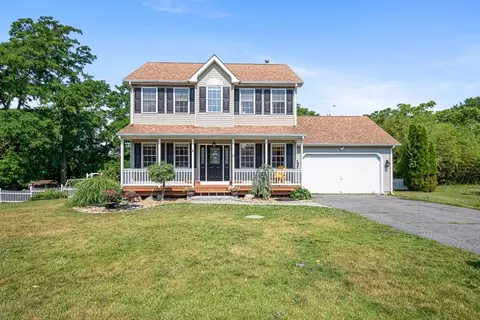 15 Dolphin Cir, Somerset, MA 02726