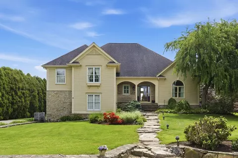3 Sandpiper Dr, Westport, MA 02790