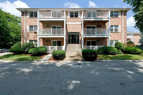 7 Karen Cir #4, Billerica, MA 01821
