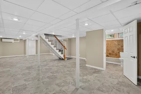 125 E Allen Ridge Rd, Springfield, MA 01118 photo 32