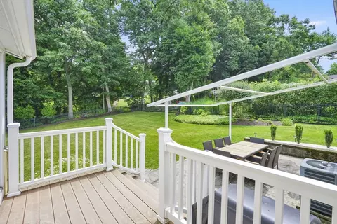 125 E Allen Ridge Rd, Springfield, MA 01118 photo 28