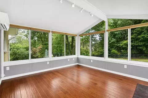 125 E Allen Ridge Rd, Springfield, MA 01118 photo 17