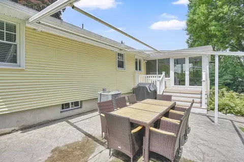 125 E Allen Ridge Rd, Springfield, MA 01118 photo 26