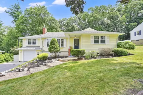 125 E Allen Ridge Rd, Springfield, MA 01118 photo 1